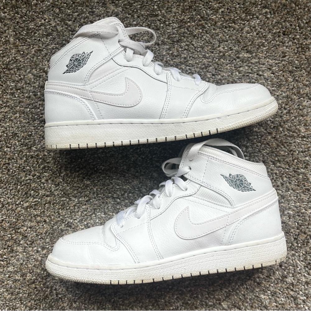 Jordan 1 Mid